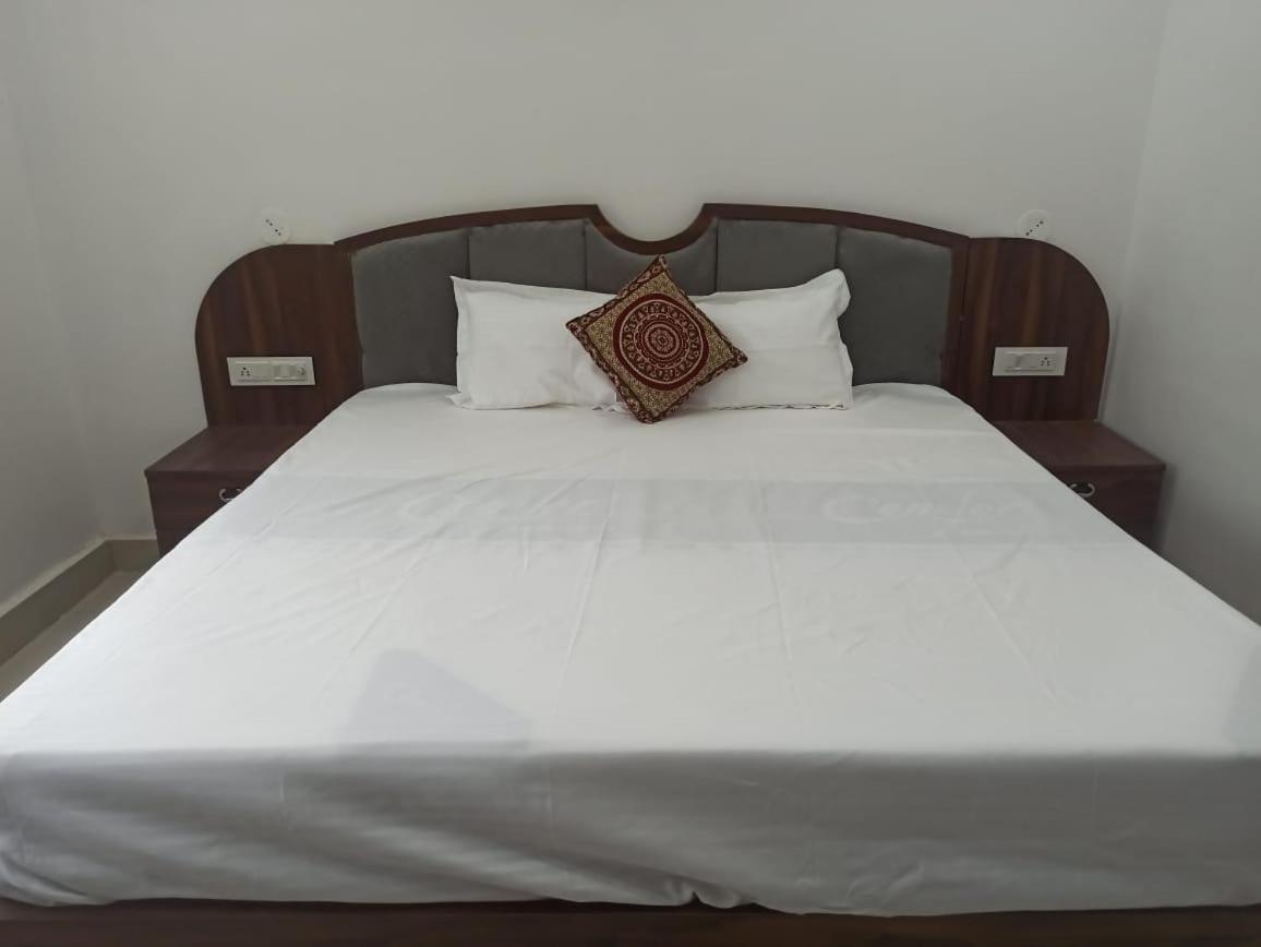 Abhiram Homestay Khajuraho Ngoại thất bức ảnh