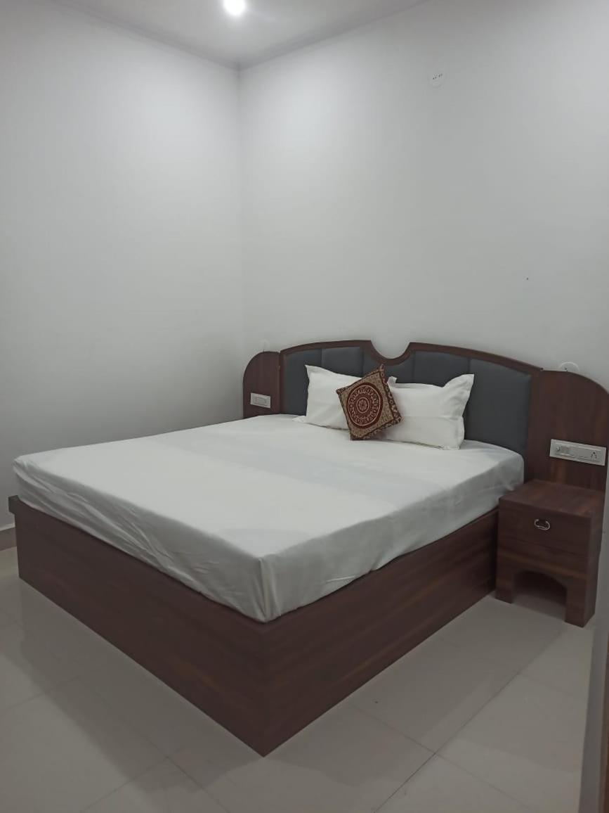Abhiram Homestay Khajuraho Ngoại thất bức ảnh